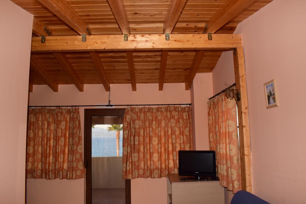 תאולוגוס Villa Eugenia מראה חיצוני תמונה